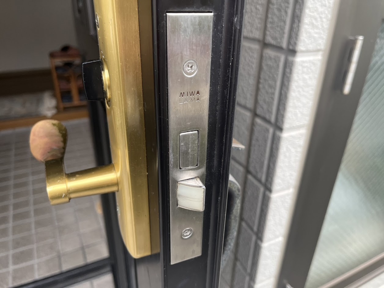 玄関　LA　TESP　248　鍵交換３